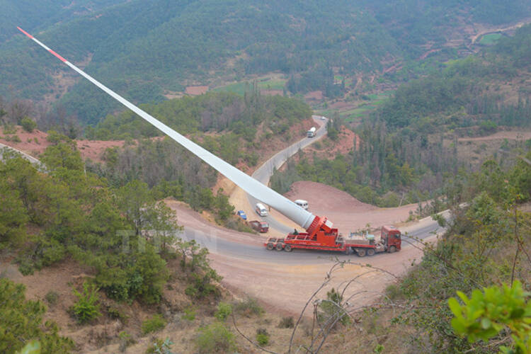 windmill trailer transportation of wind turbine blades