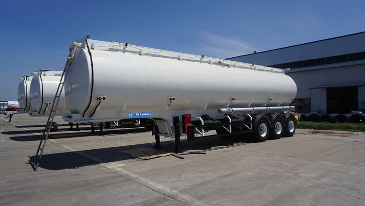 TITAN fuel tanker trailer